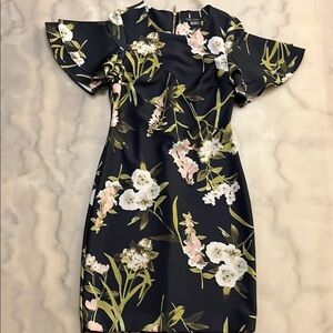 Tommy Hilfiger White and Green Sheath Mini Dress with Flutter Sleeves